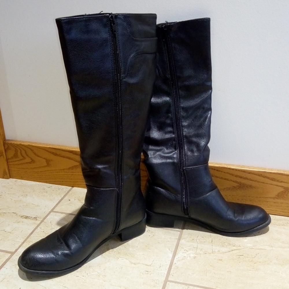 Boots - Picture 2 of 2